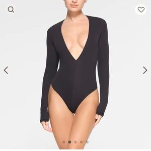 SKIMS Plunge Bodysuit- NWT